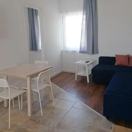 公寓 Sostoi Apartmanhaz *