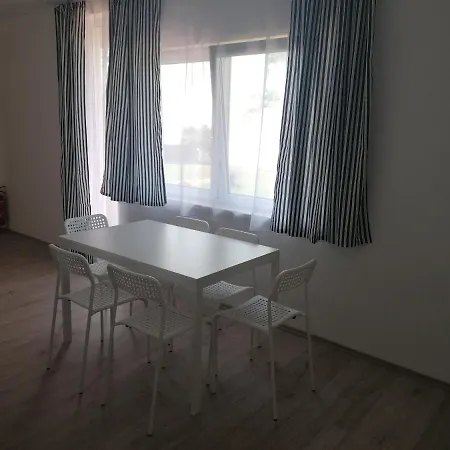 דירה Sostoi Apartmanhaz *