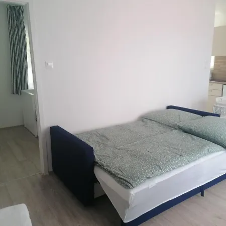Sostoi Apartmanhaz דירה