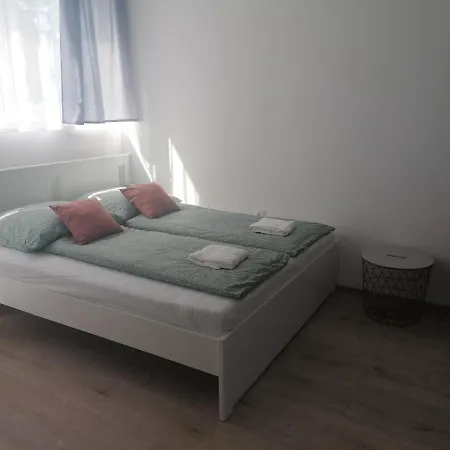 דירה Sostoi Apartmanhaz *