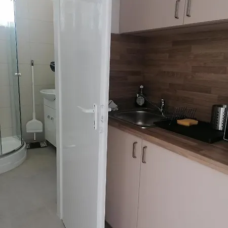 Sostoi Apartmanhaz דירה