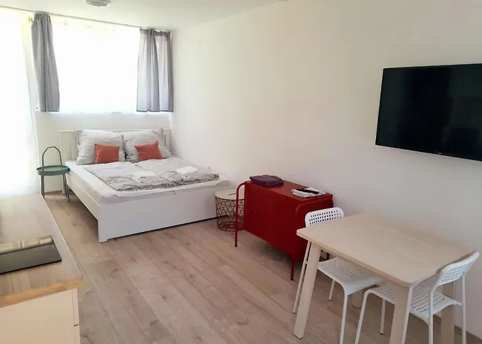 Lägenhet Sostoi Apartmanhaz *