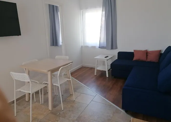 Lägenhet Sostoi Apartmanhaz *