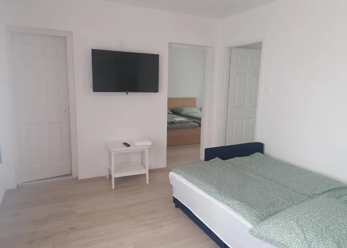 Lägenhet Sostoi Apartmanhaz *