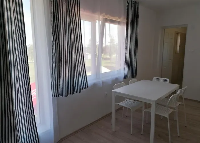 Lägenhet Sostoi Apartmanhaz Siófok