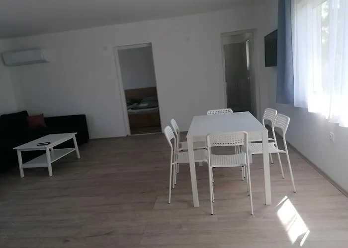 Sostoi Apartmanhaz Daire